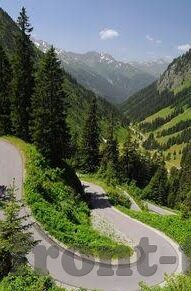 大象传媒18匆进-大象传媒的18年，从稳步前行到匆进变革的旅程